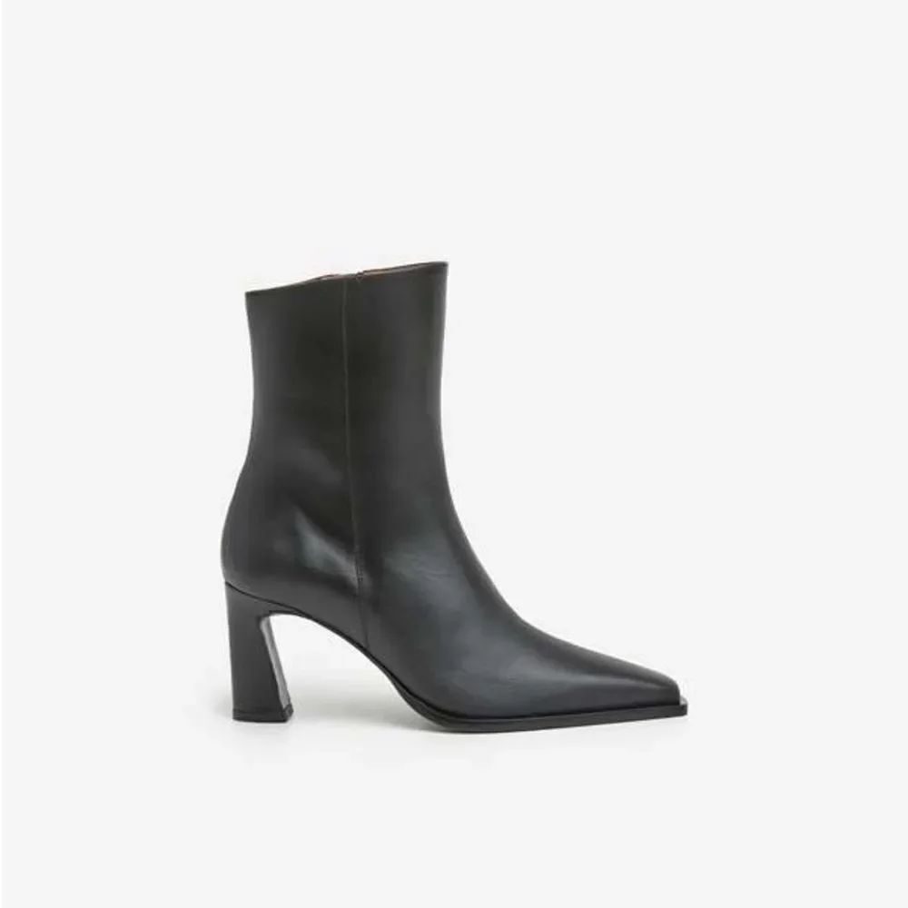 FLATTERED Anita Black leather ankle boot